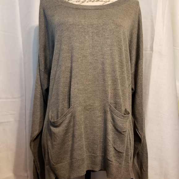 Avenue Tops - Avenue women's gray sweater, size 18/20